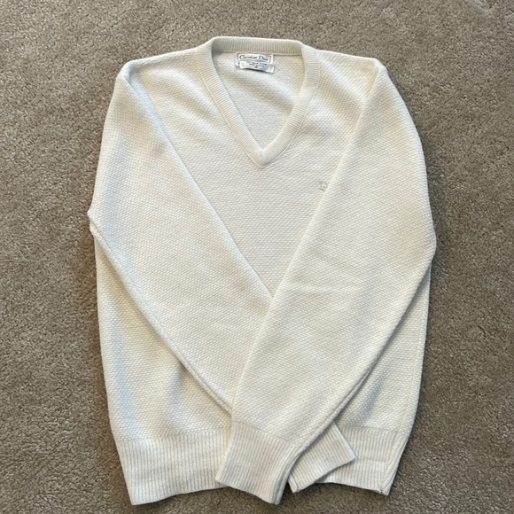 Christian Diore White V neck sweater